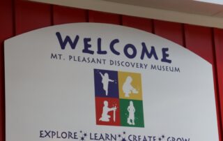 Welcome sign at the Discovery Museum